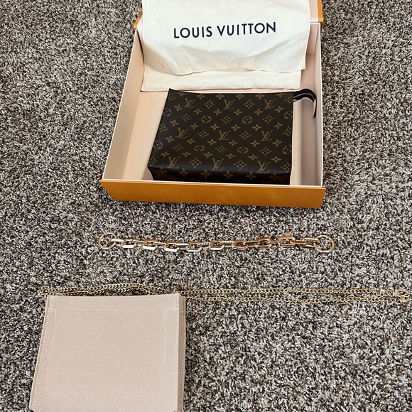 Louis Vuitton toiletry 26 *SOLD - Picture 2 of 15